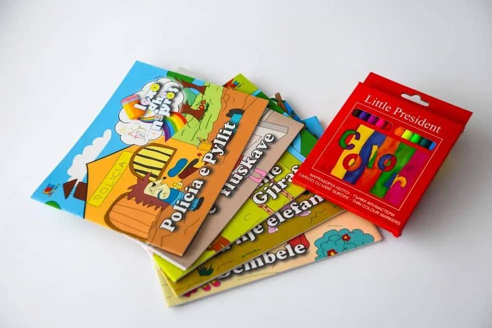 Set 5 libra Hutini për fëmijë + ngjyrat për ngjyrosje, 10015
